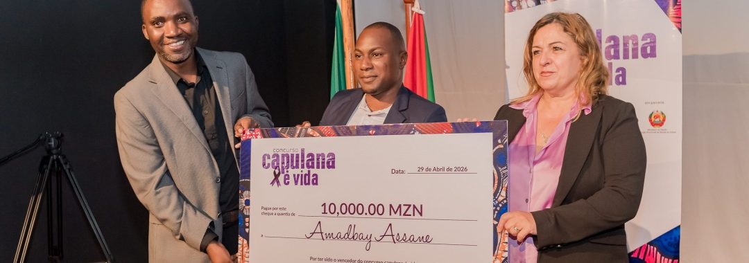 Cooperazione Italiana e Ministero della Salute del Mozambico in prima linea nella prevenzione del cancro del collo dell’utero: Amadbay Gulamo Assane vince il concorso “Capulana è Vita” con forte impatto sociale